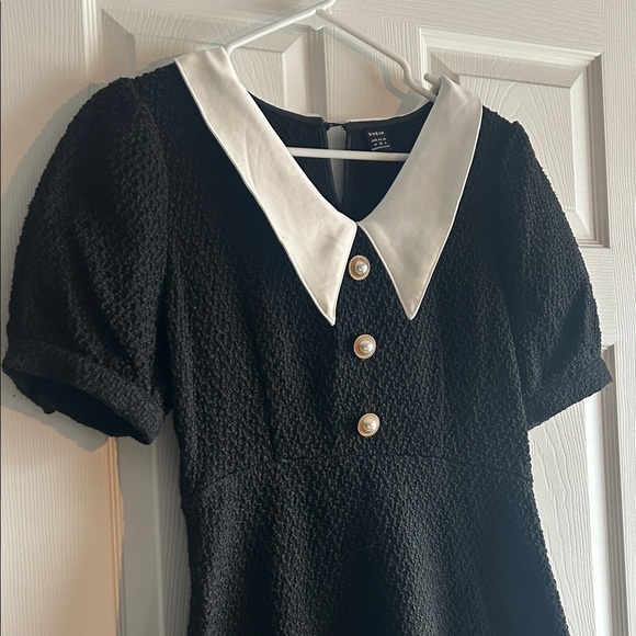 Classic Black Dress with White Collar - Picture 4 of 16